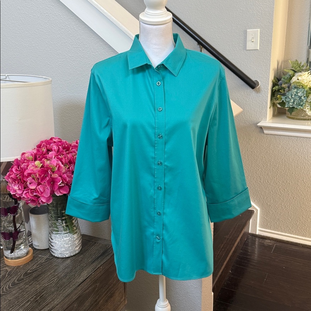 Chico’s NO IRON™ Stretch-Sateen Shirt in Seaspray - Picture 6 of 13